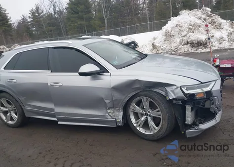 2022 Audi Q8 Premium Plus 55 Tfsi Quattro Tiptronic z USA, uszkodzony, nr VIN WA1BVBF1XND016609